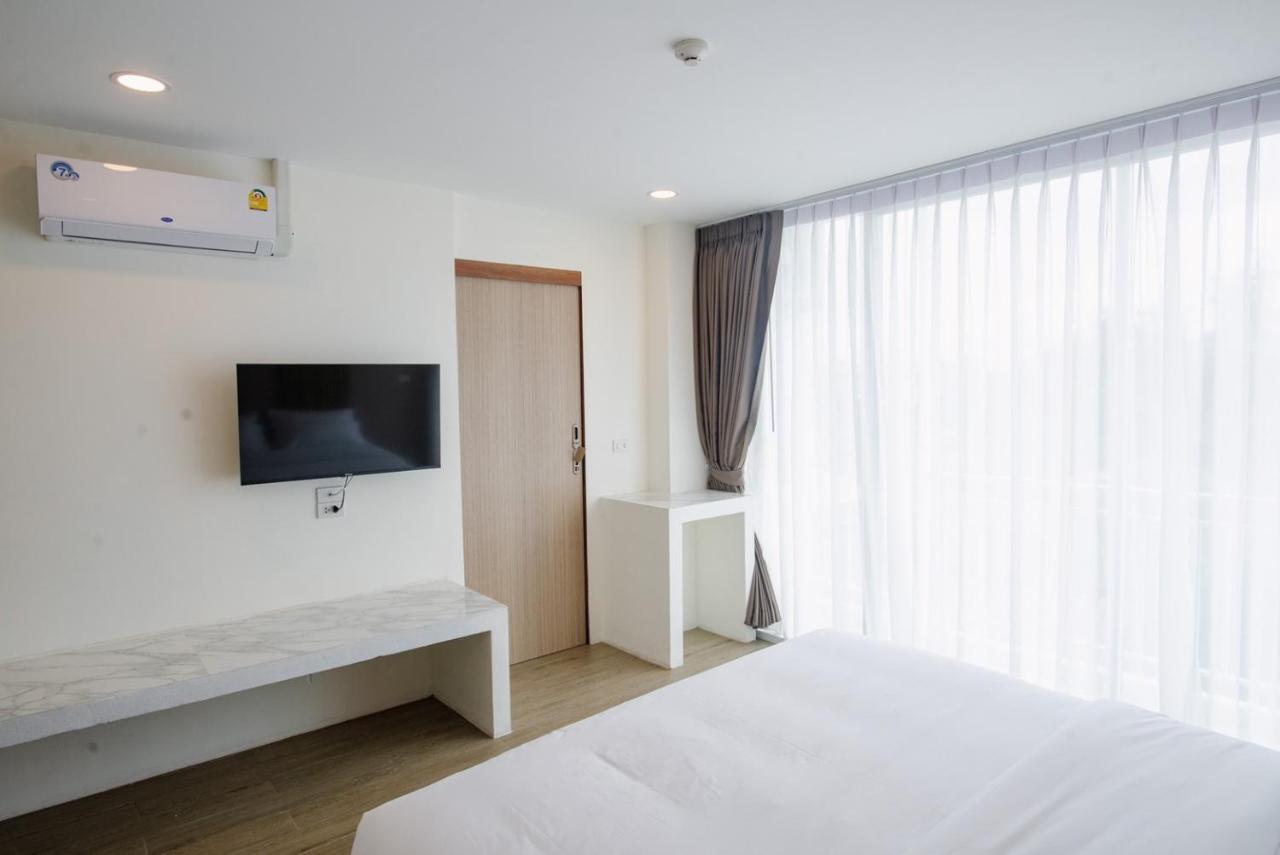 Hotel Agnes Бурирам Экстерьер фото
