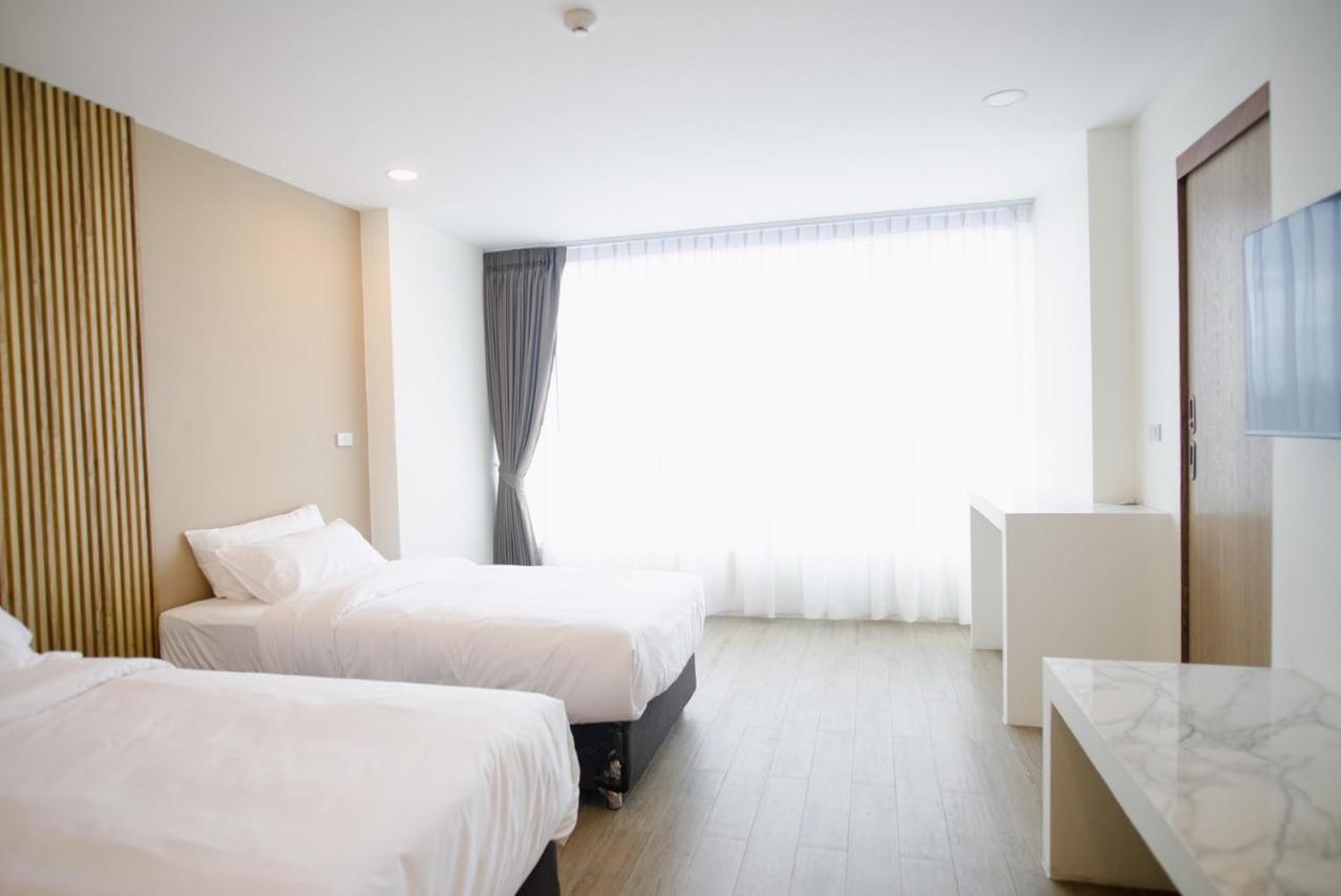 Hotel Agnes Бурирам Экстерьер фото