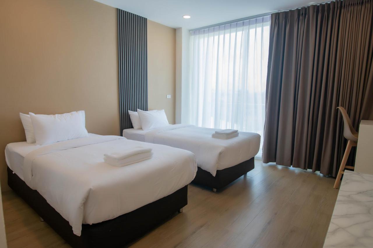 Hotel Agnes Бурирам Экстерьер фото