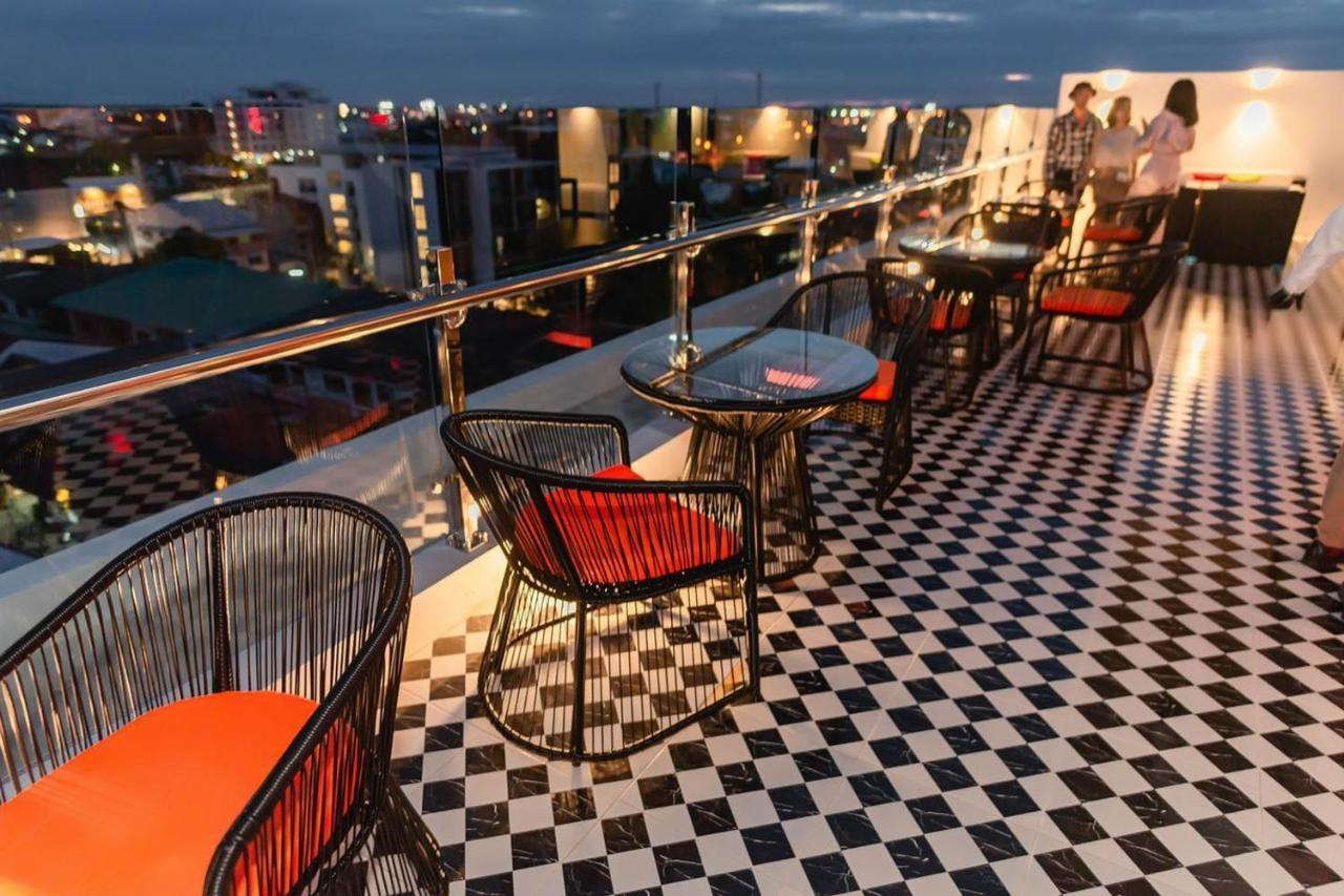 Hotel Agnes Бурирам Экстерьер фото