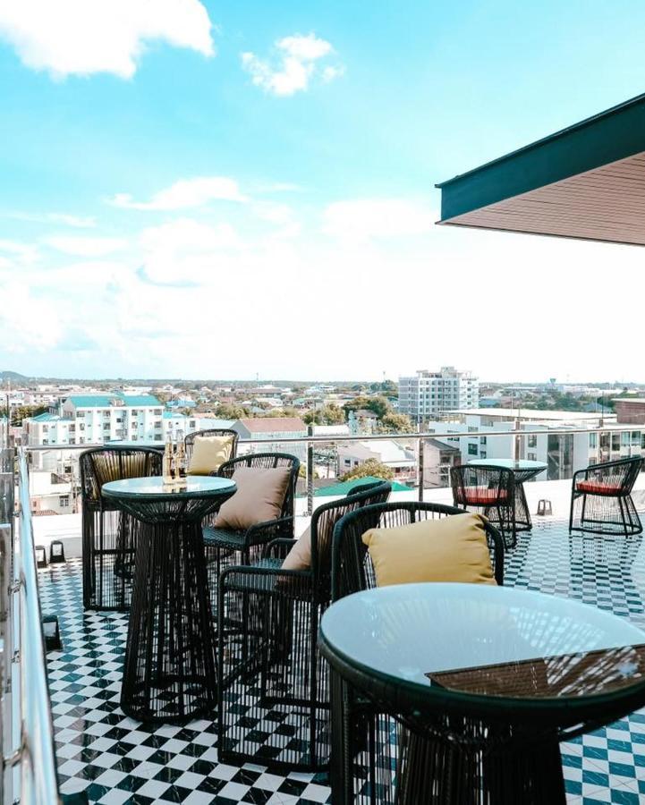 Hotel Agnes Бурирам Экстерьер фото