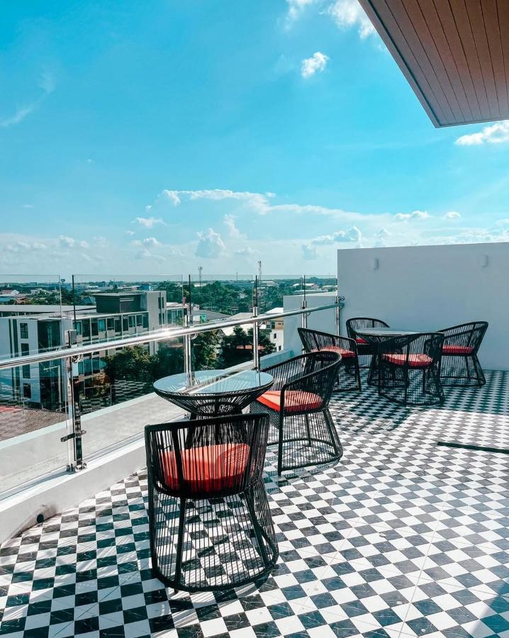 Hotel Agnes Бурирам Экстерьер фото